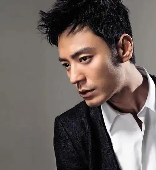 演员郝蕾:与刘烨分开后,44岁一个人带着双胞胎儿子