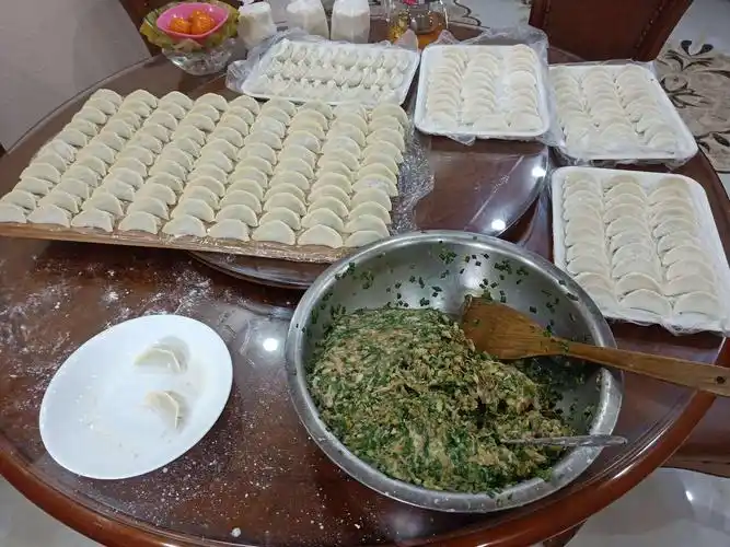 迎新春,包饺子