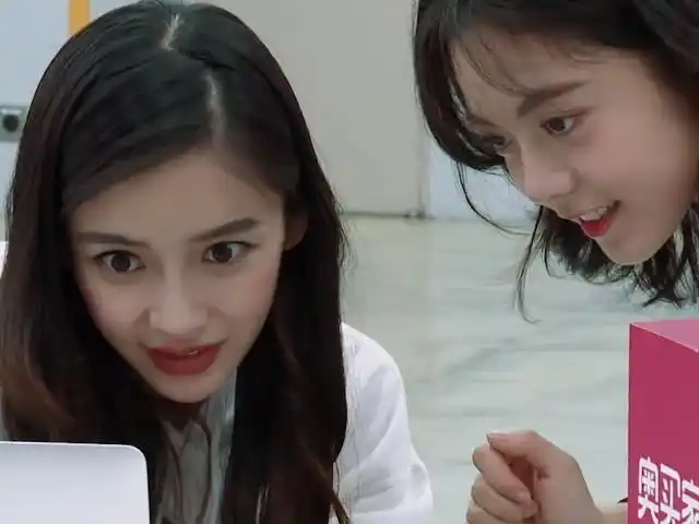 赵今麦不慎弄丢订单,谁注意杨颖的表情,想发飙却要忍住?