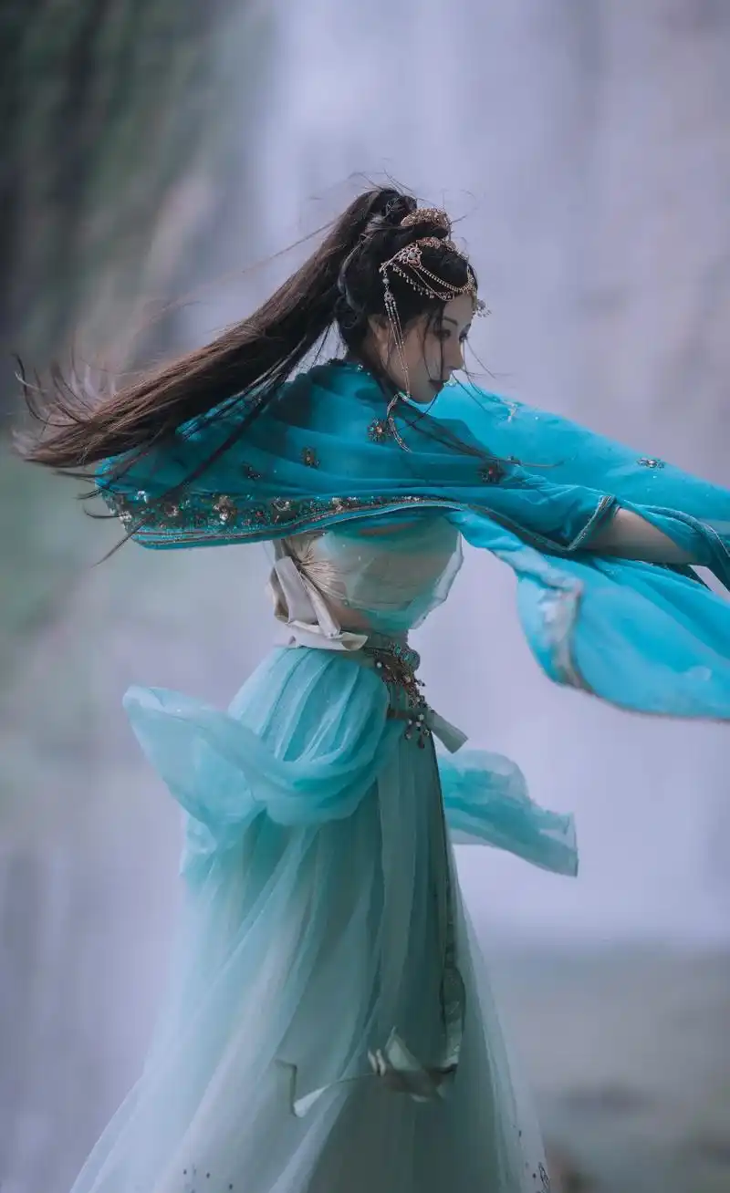 西域来的女刺客.#古风摄影 #异域风情 #古风 - 抖音