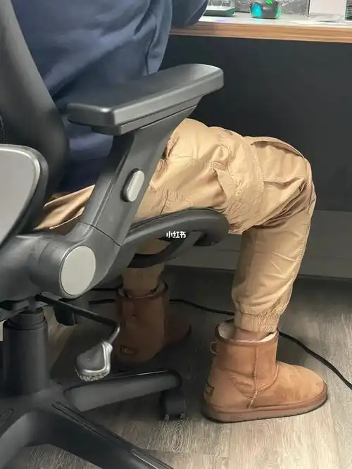 男生穿雪地靴也不错哦