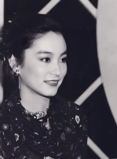 林青霞年轻时的绝美瞬间,令人心动不已!