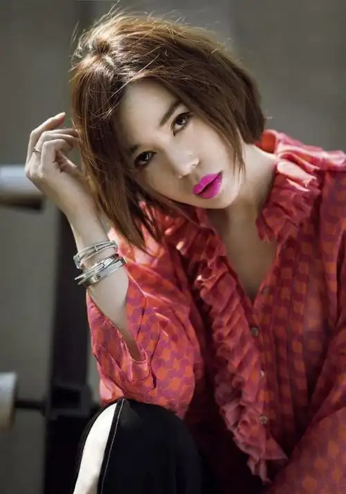 金鸡影后余男被名导男友伤得很深找法国男友后来怎样了