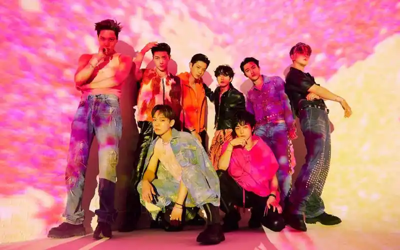 当我把exo新歌【cream soda】,【hear me out】和【lotto】结合在一起