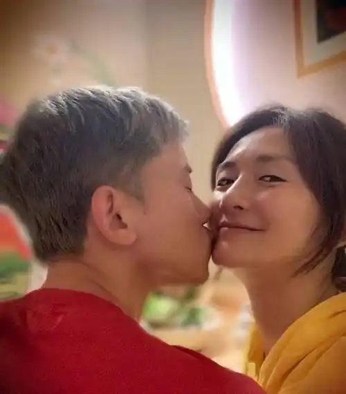 谢娜晒一家四口幸福日常!张杰被赞"好爸爸"模范_孩子_张碧_工作