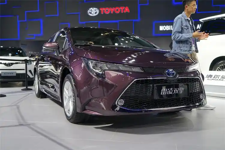 2019上海车展 | 搭载全新混动系统 丰田全新雷凌双擎亮相_买车网