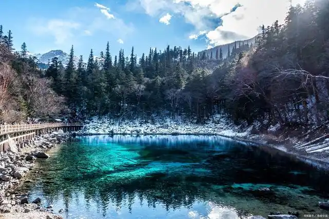 九寨沟:并不那么美丽的旅游胜地