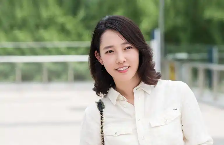 白百何将参加乘风破浪的姐姐本尊出来辟谣网友空欢喜一场