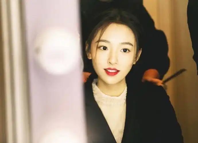 吴世勋为张艺兴新歌面纱打call(吴世勋女朋友吴燕娜) – 抖音库