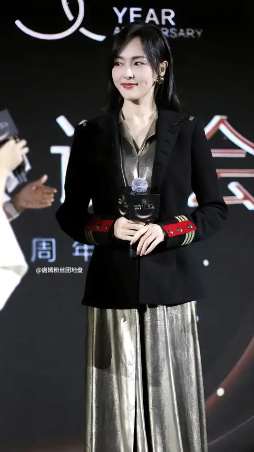 唐嫣独身女人##唐嫣刘亦菲佟大为早期合照