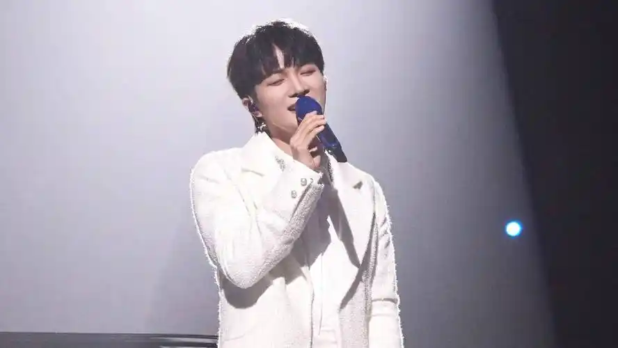 《声生不息家年华》开播,陈楚生唱哭毛阿敏,宋亚轩尽力了,胡彦斌