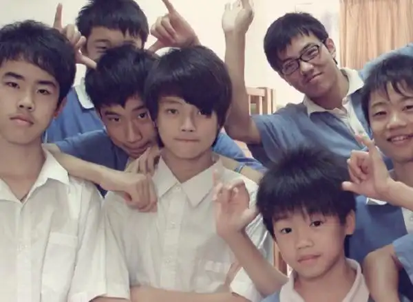 许凯小时候照片曝光,永远是最吸睛的帅哥,校草级别)