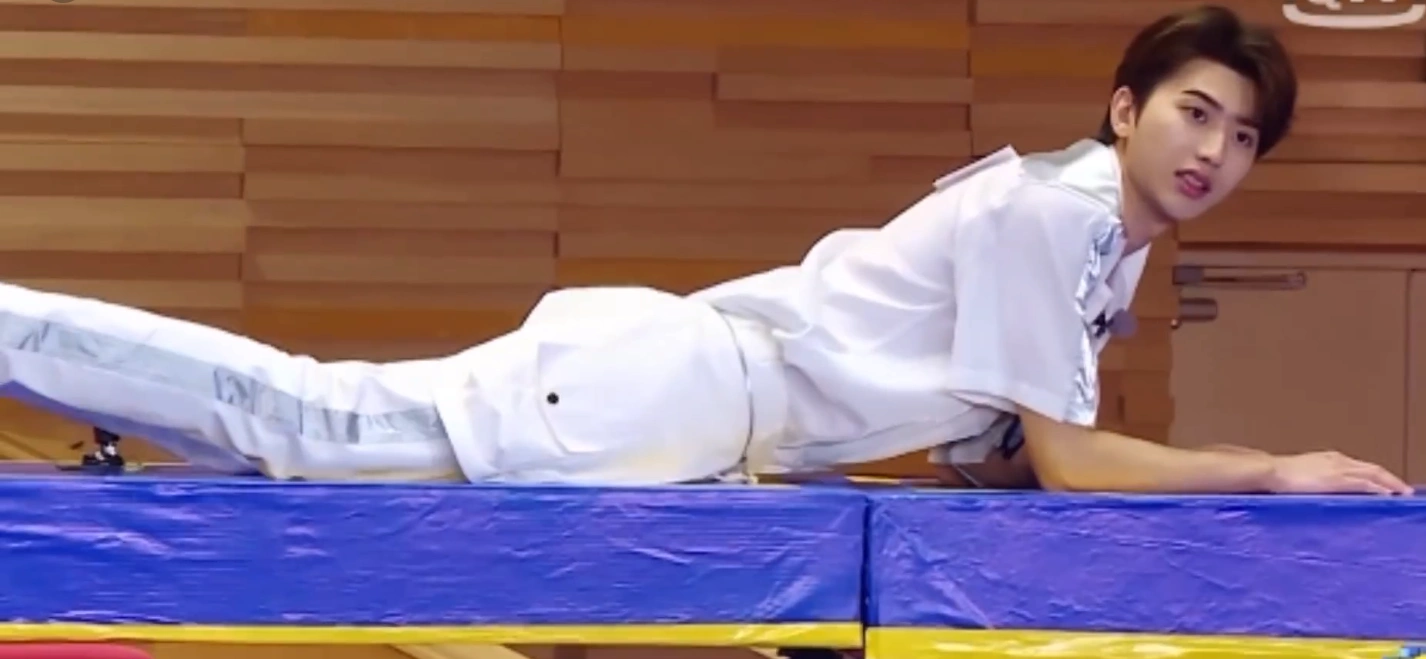 [蔡徐坤][新闻]210718 开合台上的液体猫猫 蔡徐坤《奔跑吧》加长版