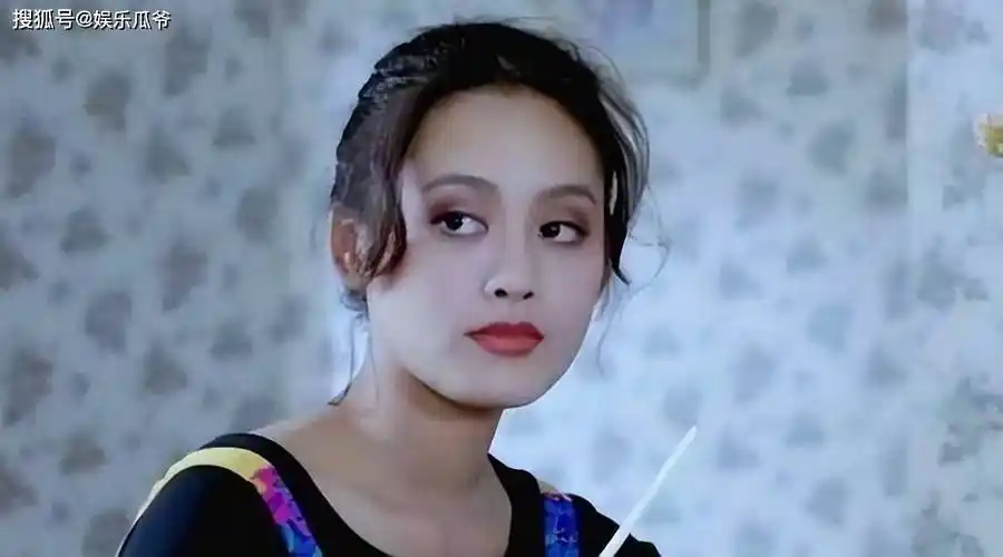 思想开放的她男友无数,在娱乐圈却没有导演敢潜规则_何平_资源_小时候