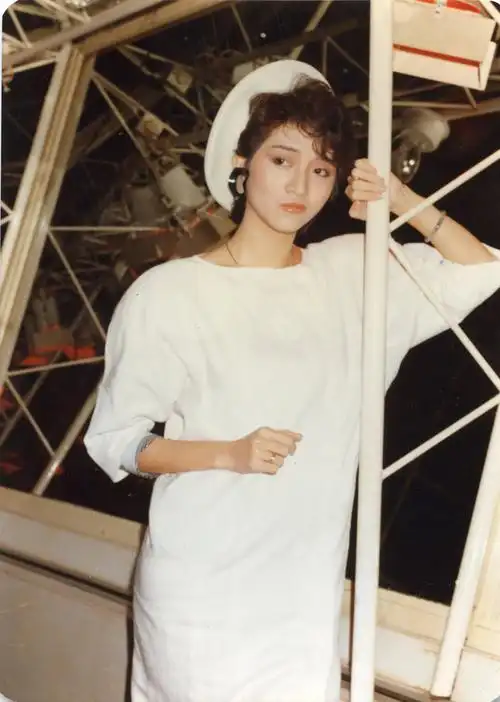 你们都收藏了哪些梅艳芳的图片?