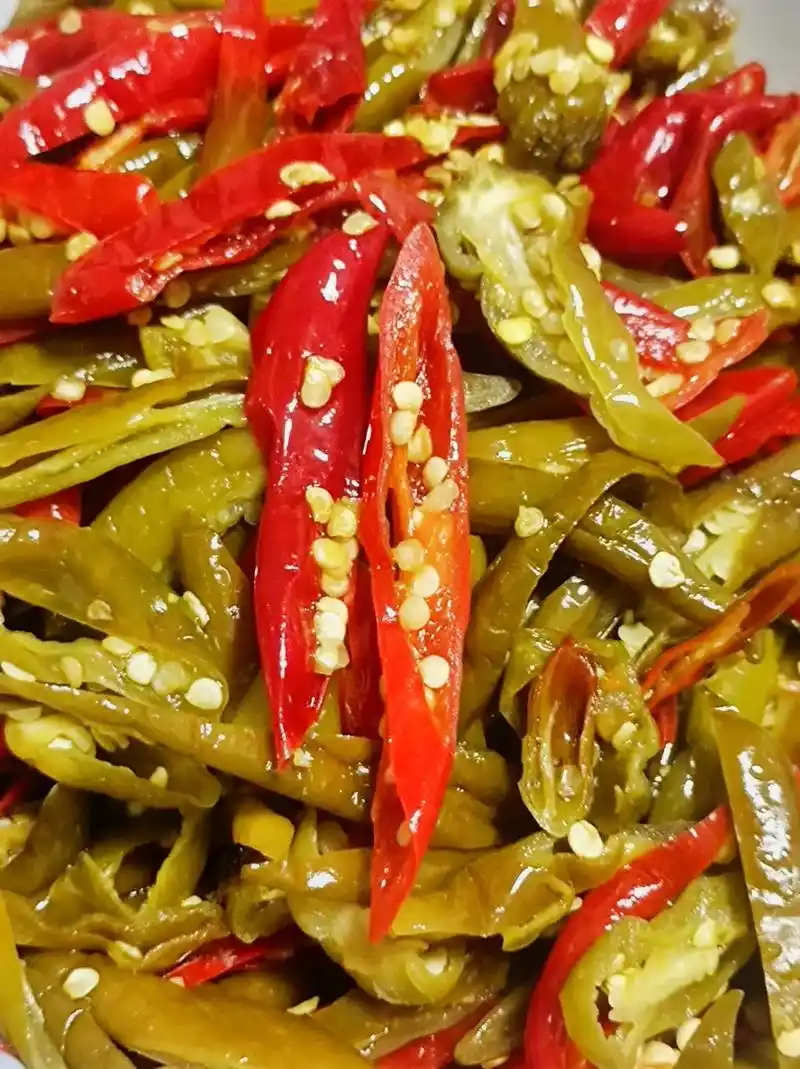 开胃下饭菜,酸辣脆爽,农家手工腌制土辣椒.开胃下饭菜,酸辣脆 - 抖音