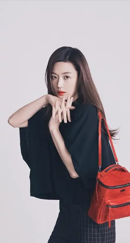 韩国明星全智贤美图_高清图集_新浪网