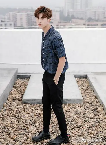 最适合夏天的男生穿搭 从最简单的服装开始吧