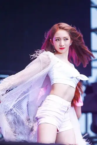 宇宙少女孟美岐最新图片