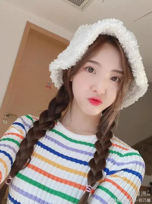 郑乃馨!发了11张自拍!