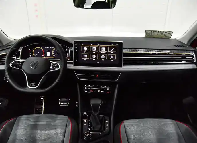 外形年轻化大众新款途观家族预售内饰更时尚