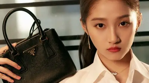 关晓彤明星风尚壁纸1