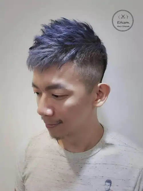今年夏天男生短发潮流发型时尚又不失文艺