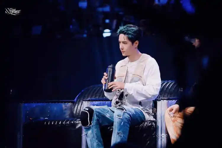 201003 这就是街舞3总决赛 @uniq-王一博 cr… - 堆糖,美图壁纸兴趣