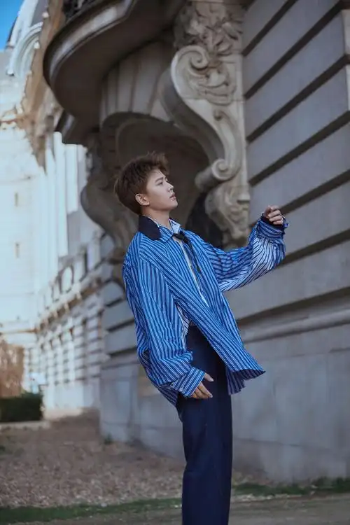 [任嘉伦][新闻]200119 任嘉伦巴黎sacai大秀高清造型放送 帅气有型的