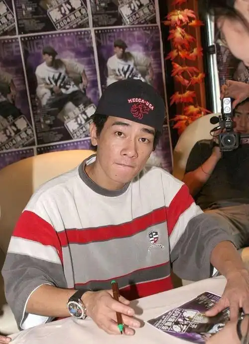 陈小春:暖心互动,《我想和你唱》曾陪歌迷度低谷