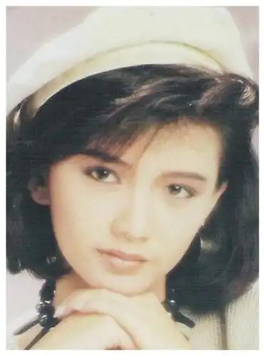 曾与梁朝伟相恋,却被闺蜜插足夺走其爱情,今53岁儿子为其争脸!