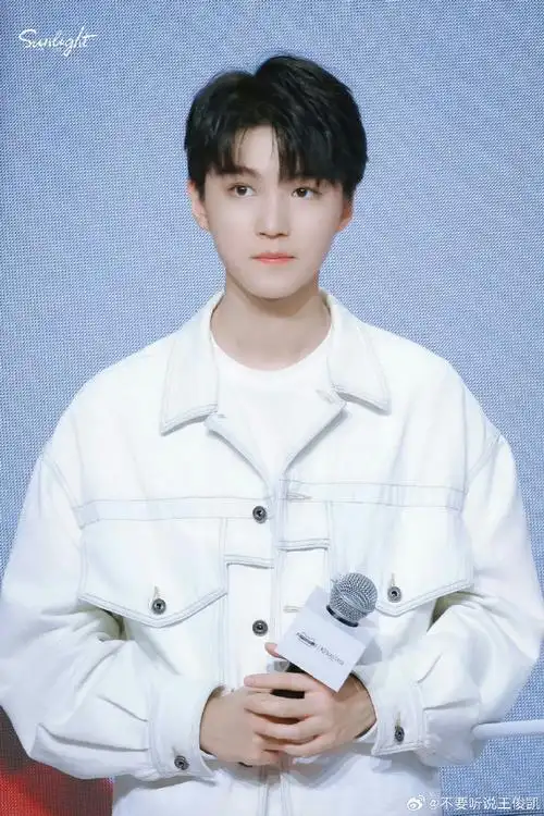 王俊凯电影野孩子##王俊凯你好星期六##王俊凯#  尊都好喜欢这组照片