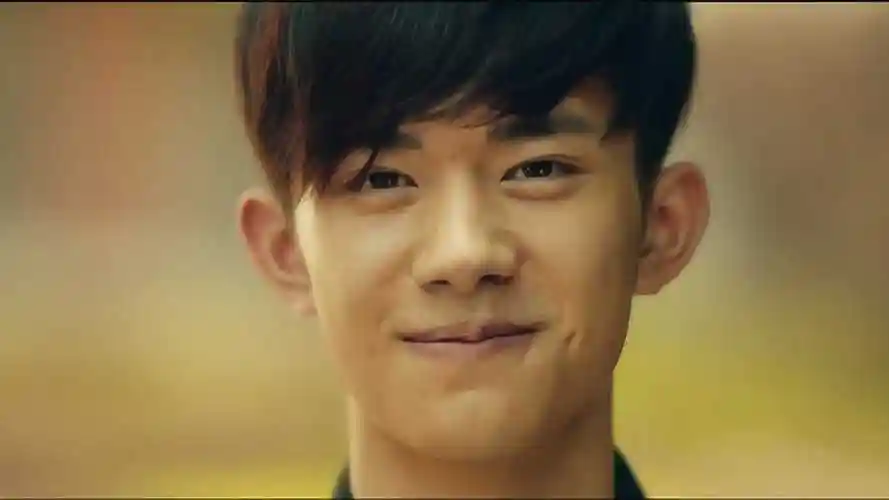 少年的你易烊千玺周冬雨首次合作精湛的演技演绎校园霸凌下的爱情