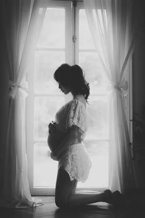 伊能静大肚登封面 微笑甜美满脸幸福