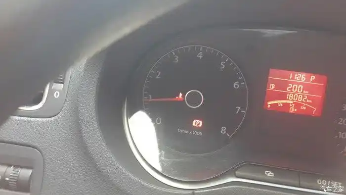 防冻液报警灯亮了