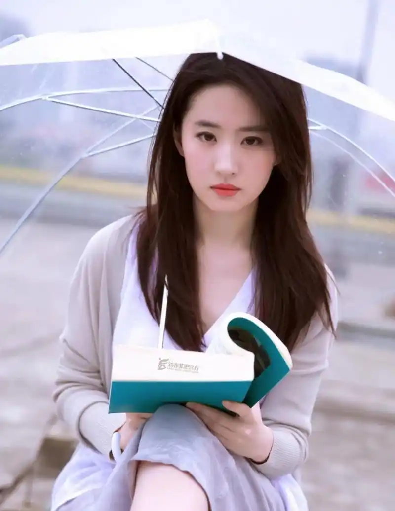 看刘亦菲清纯美丽,超凡脱俗的气质真的是无人能比!#刘亦菲# #娱乐