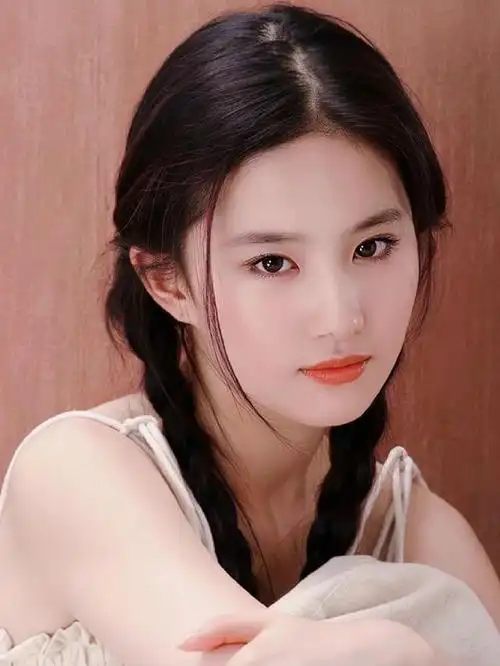 刘亦菲早期双麻花辫清纯写真这算清纯天花板了吧