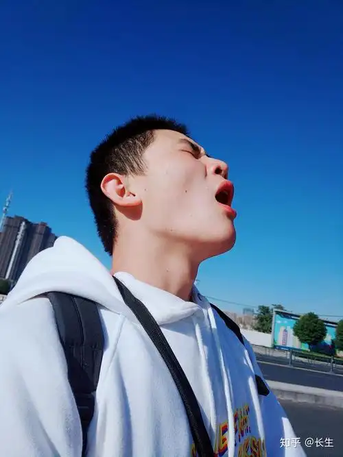 颜值普通的男生如何照出好看的照片最好结合图例说明谢谢大家