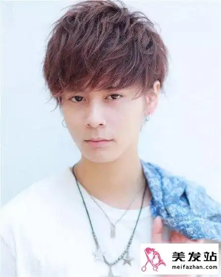 空气感的发型,柔和饱满了头型和脸型.