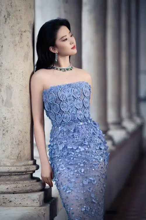 刘亦菲宝格丽出图