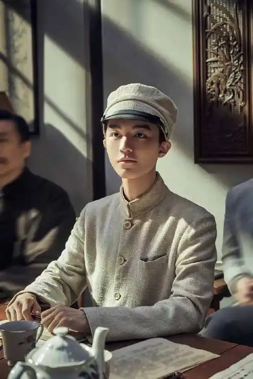 戏份短短几分钟,王俊凯《1921》凭什么出圈?_邓恩铭_少年_观众