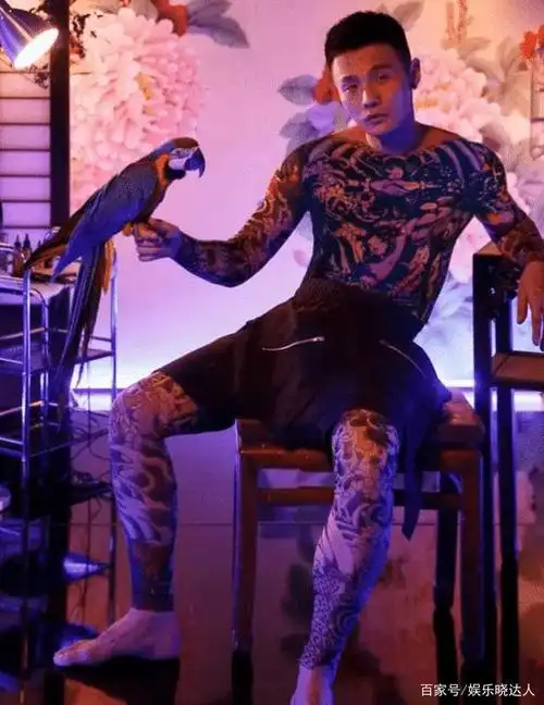 真会哄老婆!李荣浩奇葩纹身引起热议,歌迷疯狂调侃