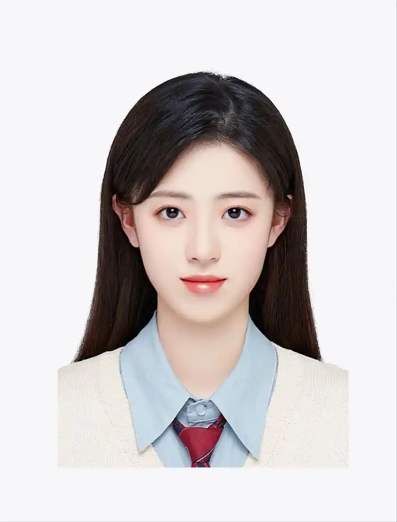 这套衣服真的好有少年感 去海马体拍证件照了!