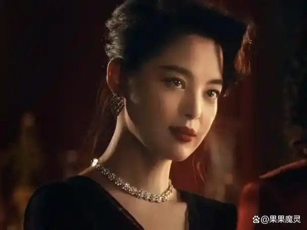 从演员表的名单来看,李李这个角色是绝对的女三号,但是被辛芷蕾这么一