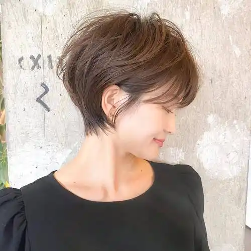 40到60岁的女性,短发这样整,很美很减龄_发型_魅力_层次