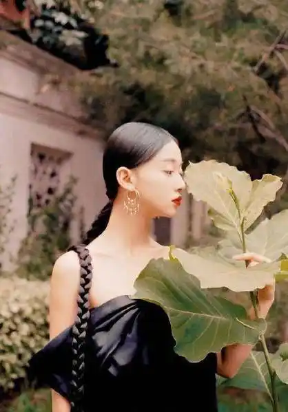 吴谨言三连否认和洪尧在一起,可网友们的观点却让她很尴尬_曹赢_发声