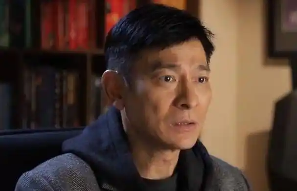 原创人潮汹涌排片口碑上涨万茜和肖央的最后选择让刘德华感动