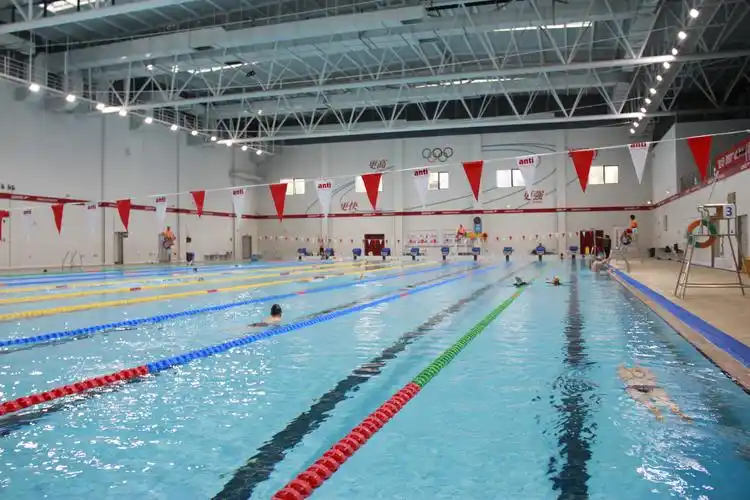 成都市水上运动中心游泳馆引进ai人工智能泳池防溺水系统完成安装调试