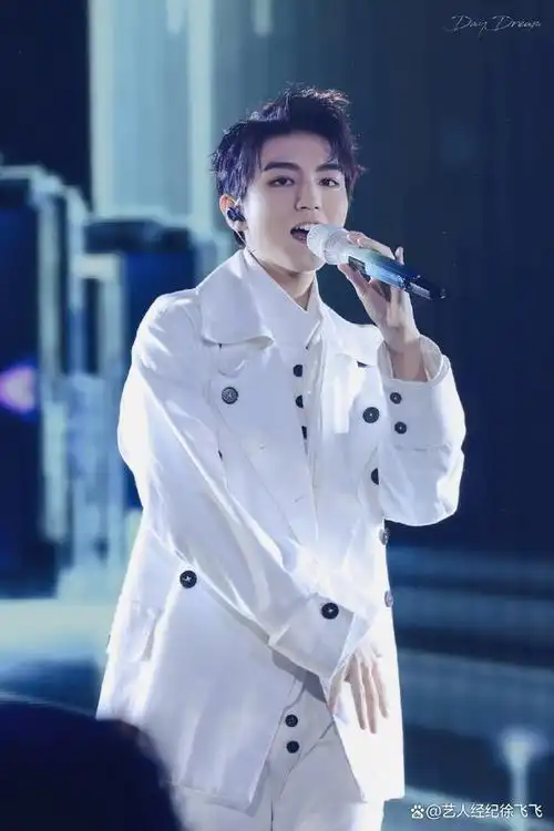 王俊凯经纪人明星代言