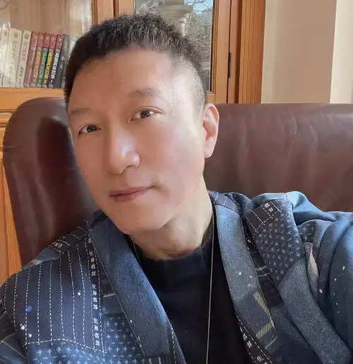 孙红雷52岁生日感念父母恩(曾遗憾父母没看到他成家)